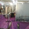 GVA01:main courante en inox poli miroirs sur le cote plus verre 10mm trempe fixer avec une poutre en aluminium sur le sole.