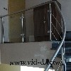rampe d'escallier avec lisse et gard-corps en verre avec pate